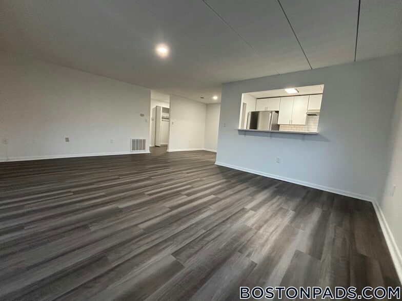 Building Photo - 51 Hill Rd