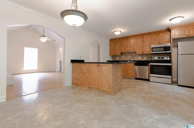 Building Photo - 3612 Chaumont Dr