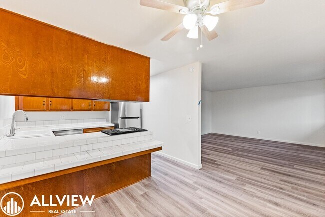 Building Photo - 7572 Amazon Dr