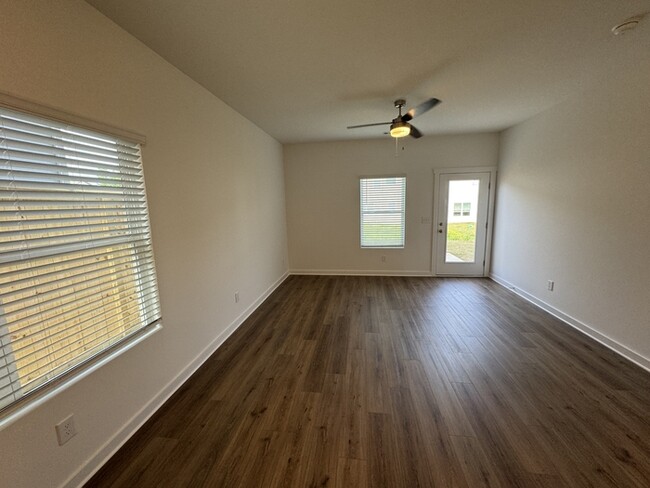 Building Photo - 73 Tall Sky Ln