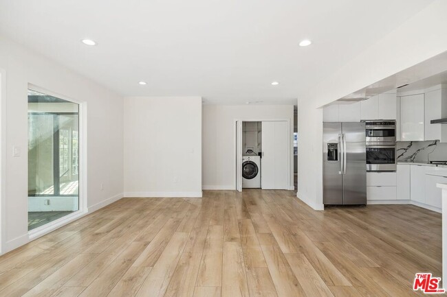 Building Photo - 6266 Etiwanda Ave