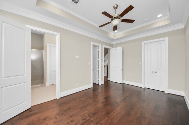 Building Photo - 8306 Hillendahl Blvd