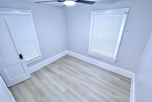 Building Photo - 316 Grand Ave