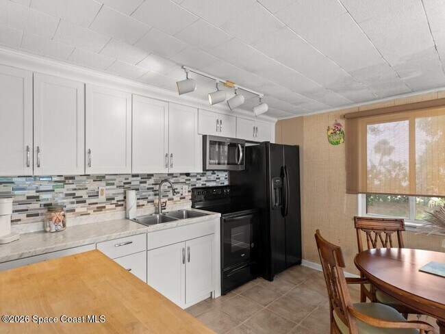 Building Photo - 13485 N Indian River Dr