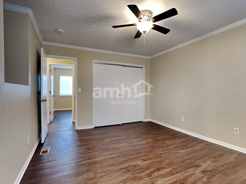 Building Photo - 3516 High Creek Dr