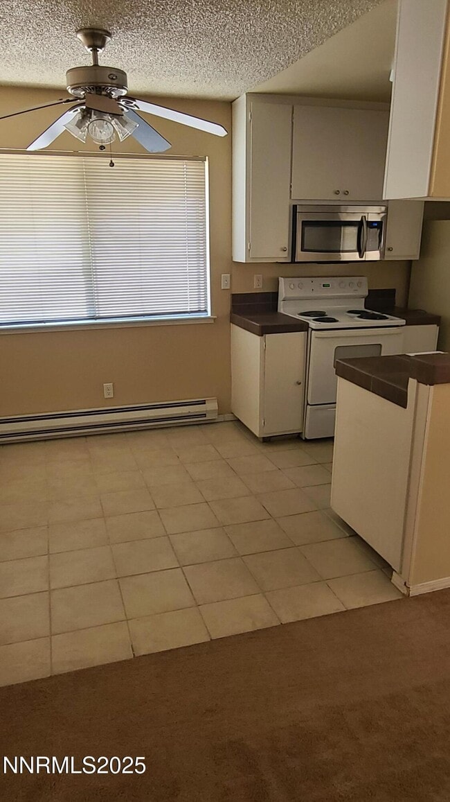 Building Photo - 5031 Catalina Dr