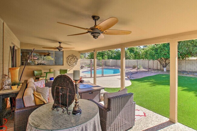 Building Photo - 8109 East Vía Sonrisa-SI ID1385972P