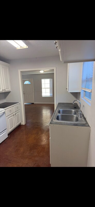 Building Photo - 1039 13th St