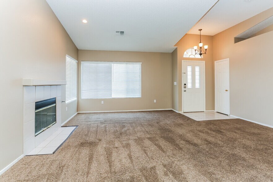 Building Photo - 1811 Panther Pl