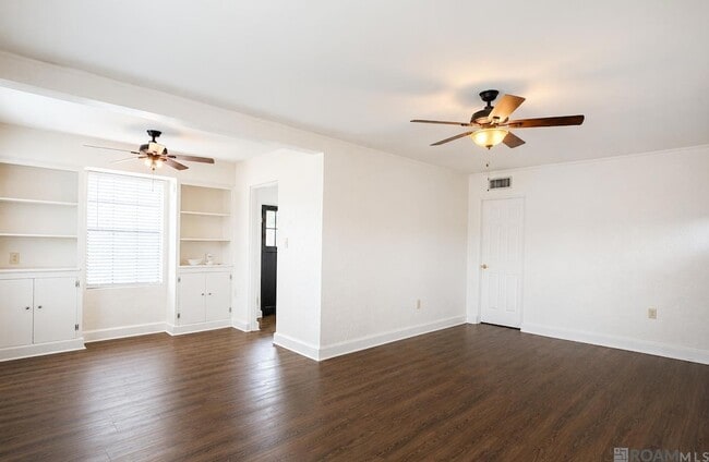 Building Photo - 2961 Greenwood Dr