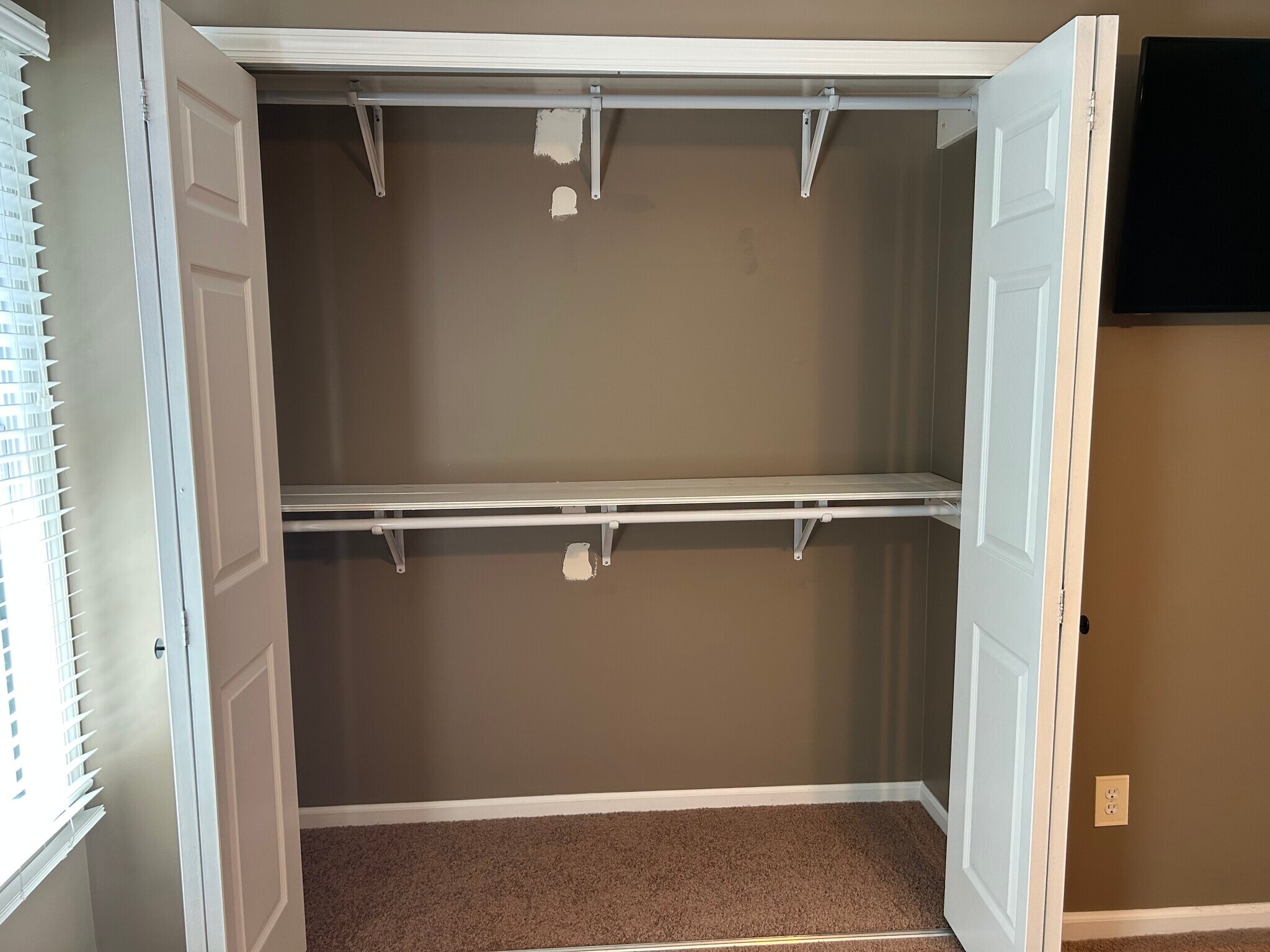 Bedroom 1 closet - 950 Twin Leaf Ct