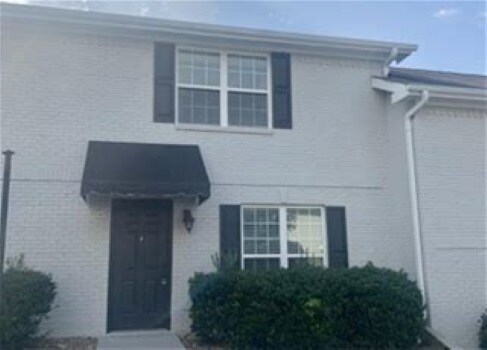 Front - 1109 Maple Tree Ln