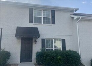 Building Photo - 1109 Maple Tree Ln