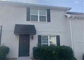 Building Photo - 1109 Maple Tree Ln