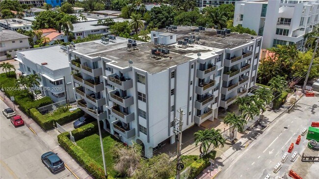 Building Photo - 1580 West Ave