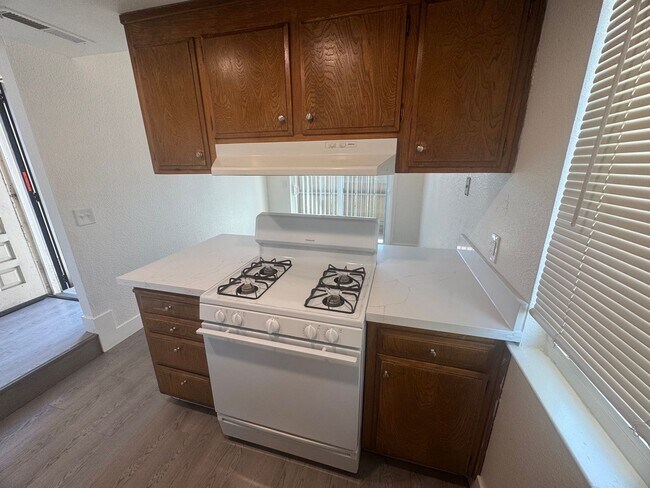 Building Photo - 2340 Villanova Cir