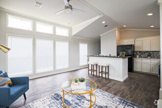 Living room - 813 Toluca