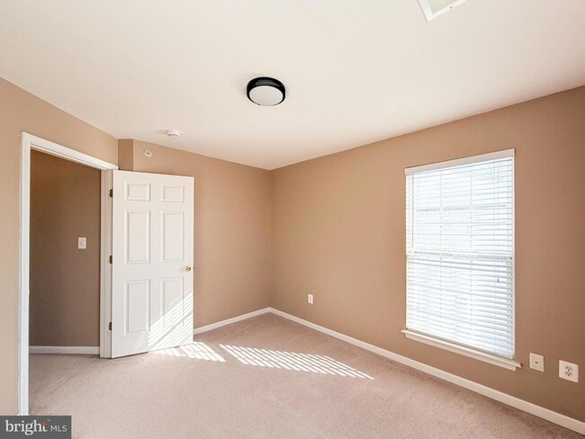 Building Photo - 12328 Rollys Ave