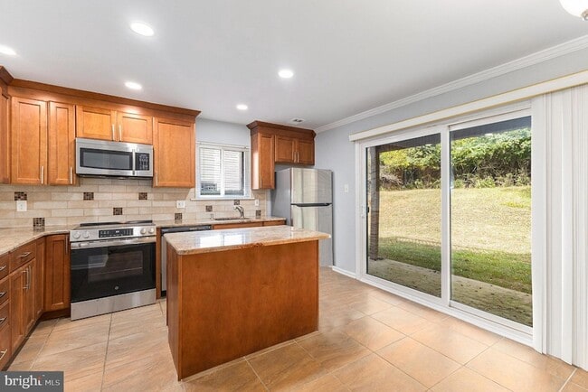 Building Photo - 18 Flintlock Ln