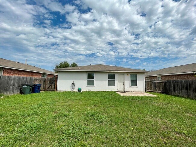 Building Photo - 600 Golden Gate Dr