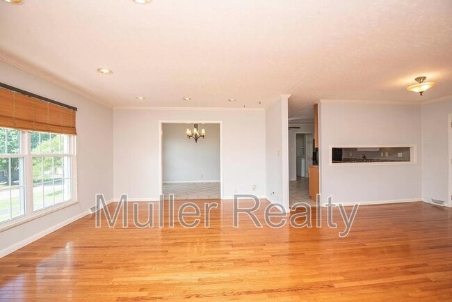 Building Photo - 10837 Dineen Dr