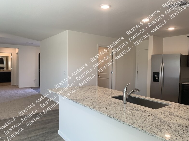 Building Photo - 2569 N Agave Ln