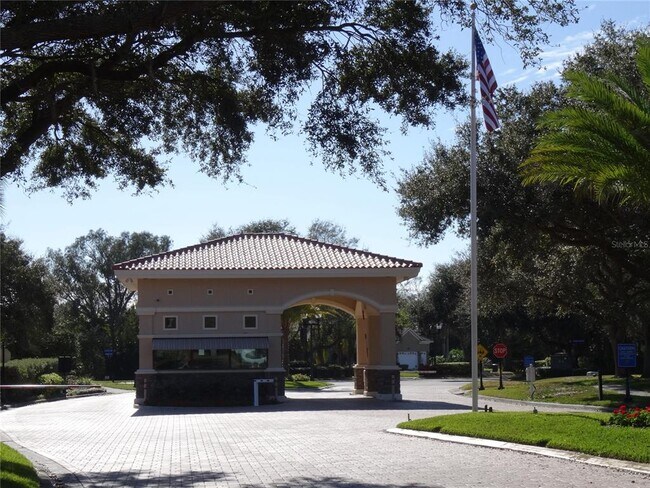 Building Photo - 2775 Kipps Colony Dr S