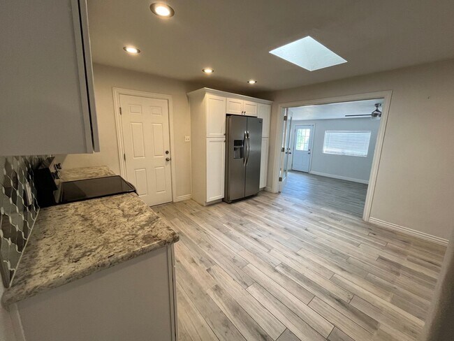Building Photo - Beautiful Three Bedroom Scottsdale House w...