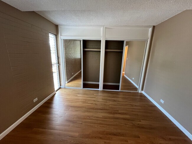 Building Photo - Punahou Wilder (Manoa/Makiki) - 2 bedrooms...