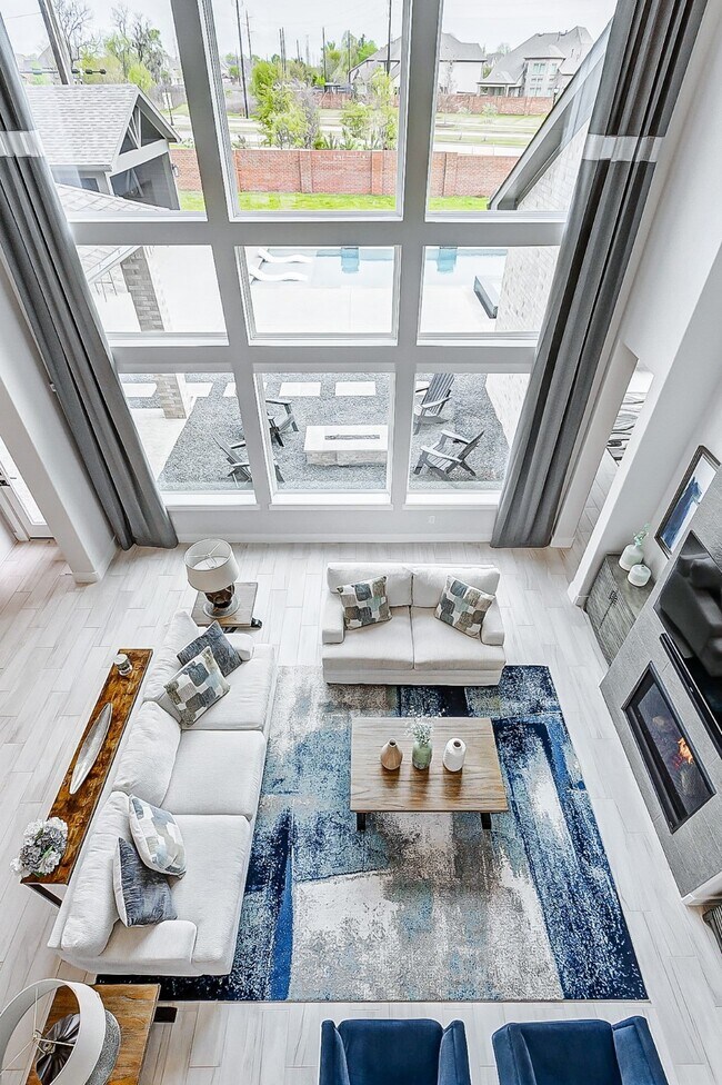 Building Photo - 9903 Regal Bend Dr