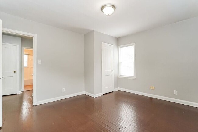 Building Photo - 1732-1734-1734 E Whittier St