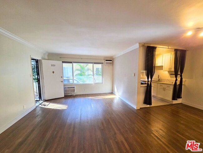 Building Photo - 7621 Hampton Ave