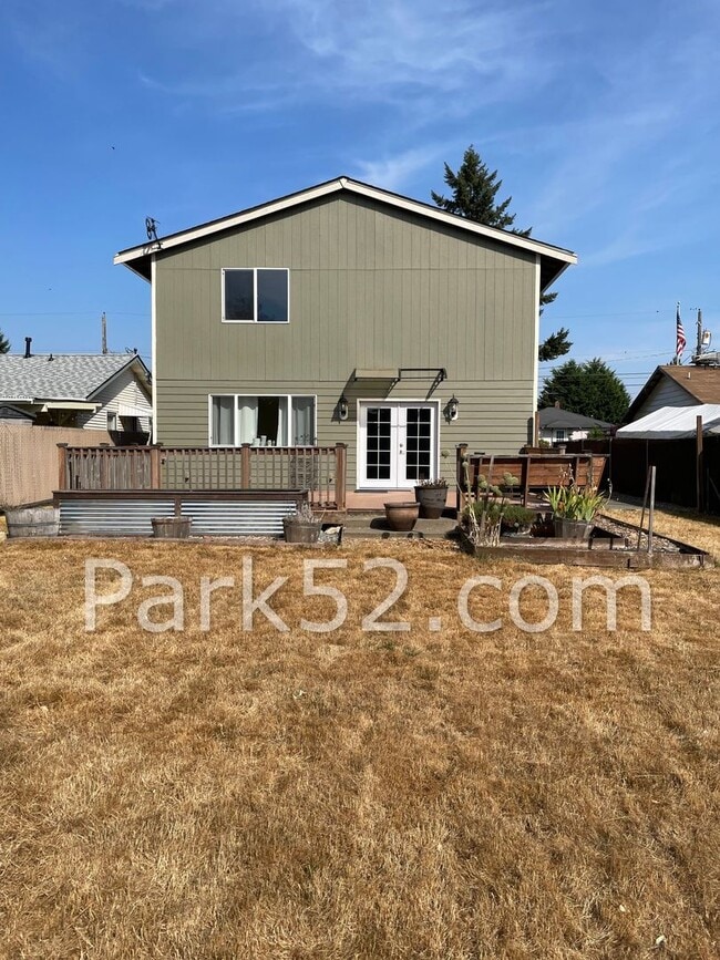 Building Photo - 4 Bedroom Single Family Home