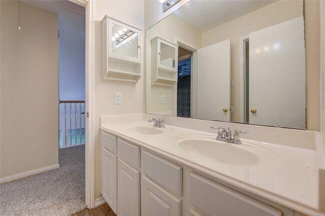 Building Photo - 3719 Cane Lake Dr