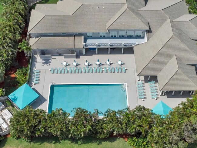 Building Photo - 10664 Royal Caribbean Cir
