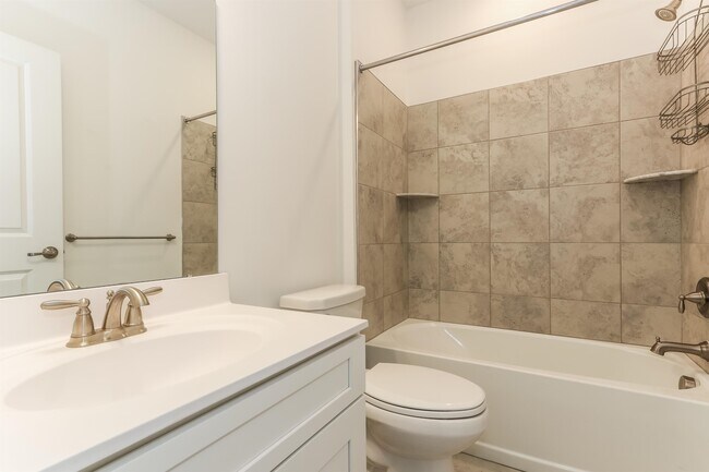 Building Photo - 827 Stiller Ln