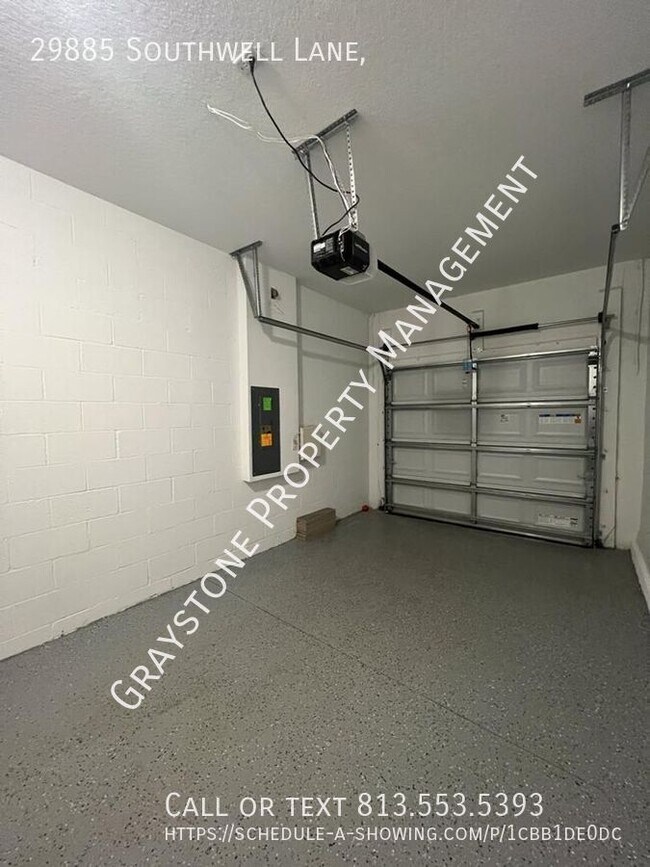 Building Photo - 29885 Southwell Ln