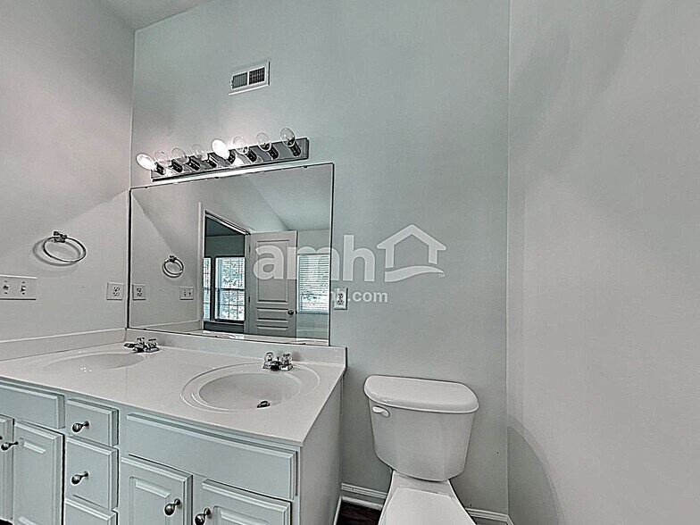 Building Photo - 3309 Glamorgan Ct