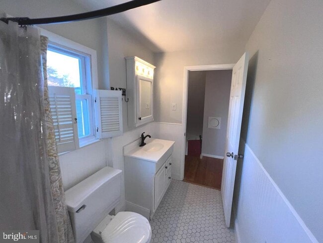 Building Photo - 918 Rockwell Rd