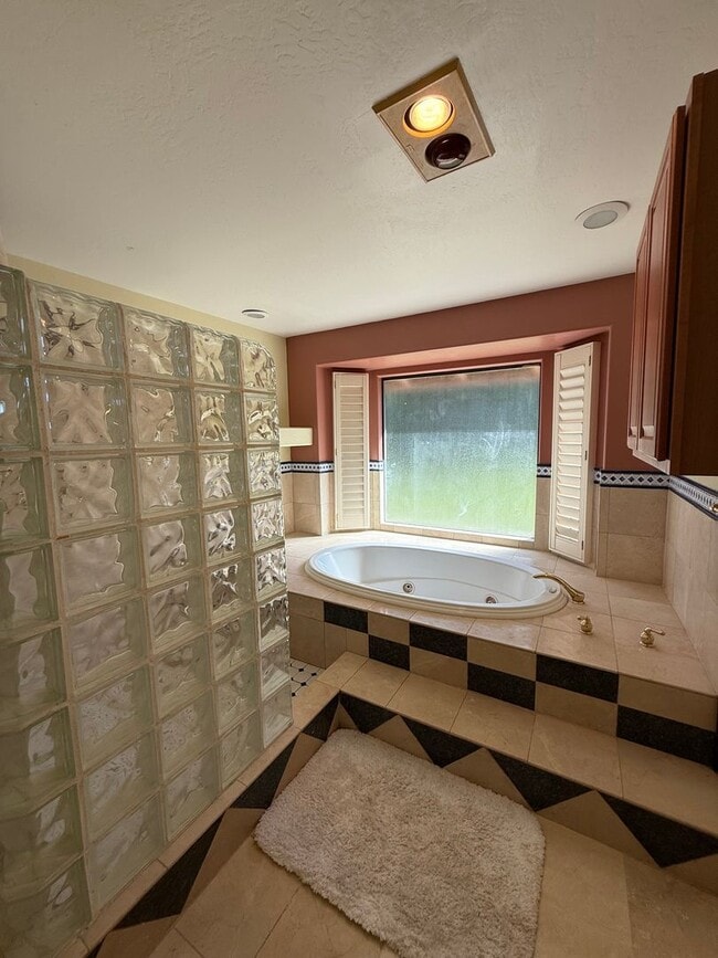 Building Photo - 3800 Casey Ct