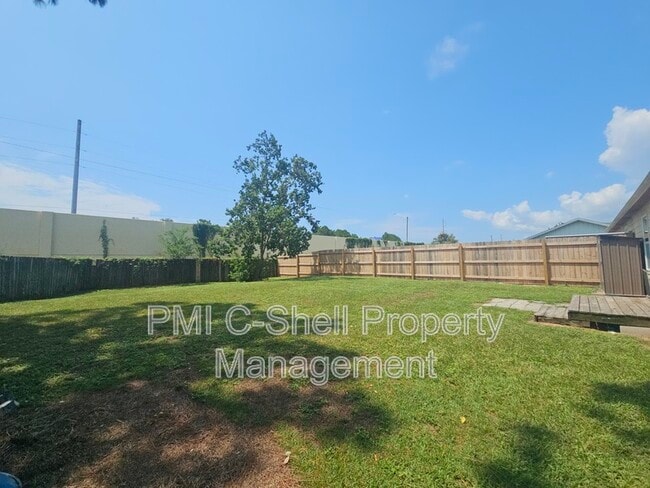 Building Photo - 3535 Southwind Dr