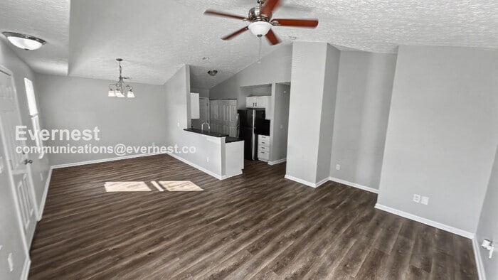 Building Photo - 1475 Pineland Ct