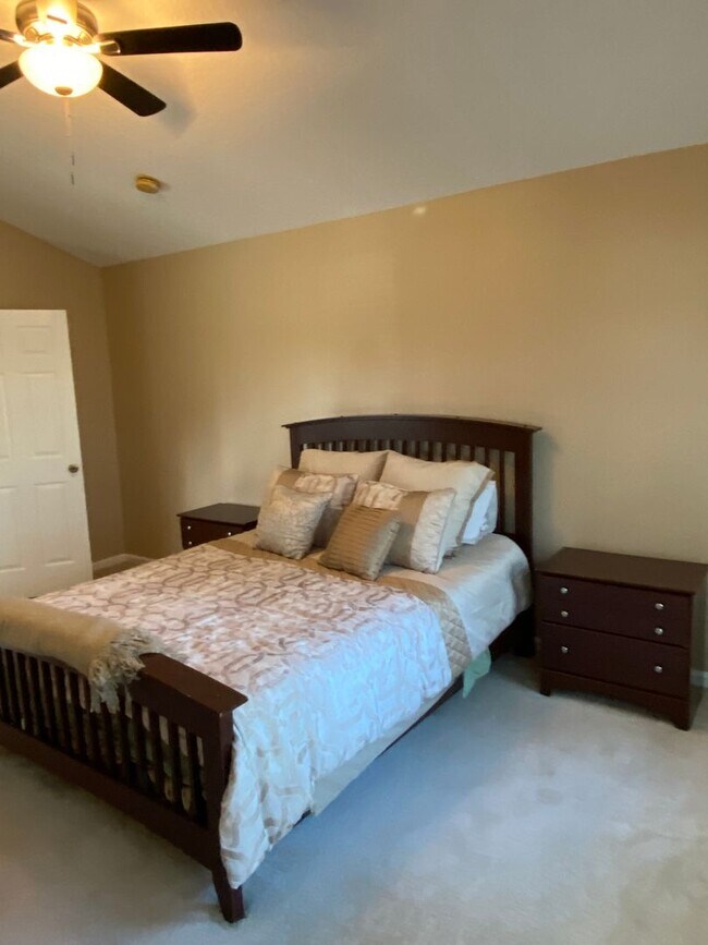 Building Photo - MOVE-IN SPECIAL!!! Townhome 3 Bedroom/2.5 Bathroom in Winter Park in a gated community