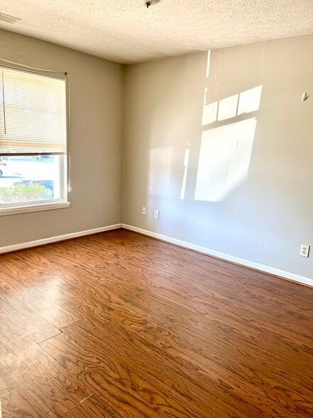 Building Photo - 2317 Lonan Ct