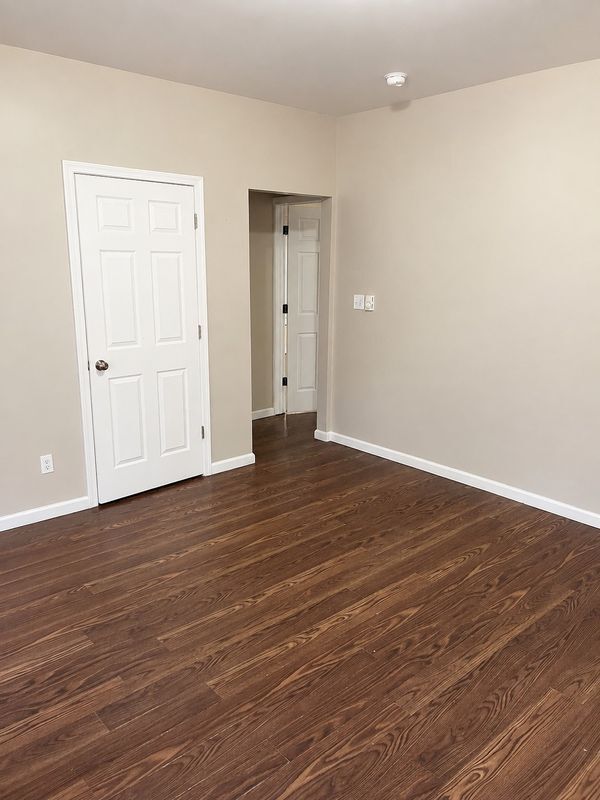 Building Photo - 743 E Grape St