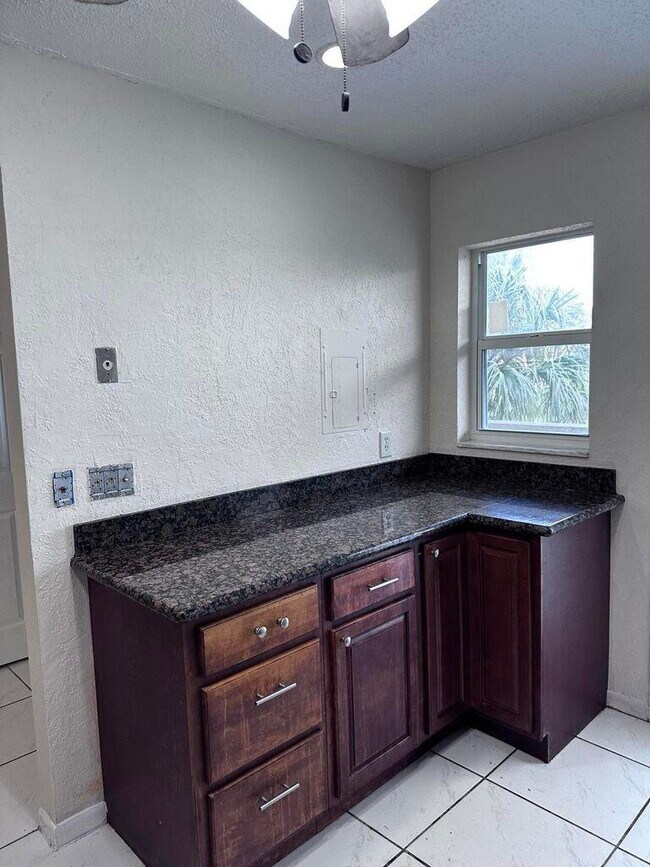Building Photo - 6200 S Falls Cir Dr