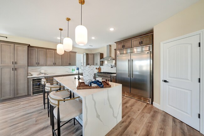 Building Photo - 143 N Un St