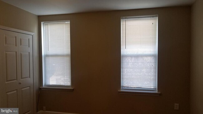 Building Photo - 2547 S Mildred St