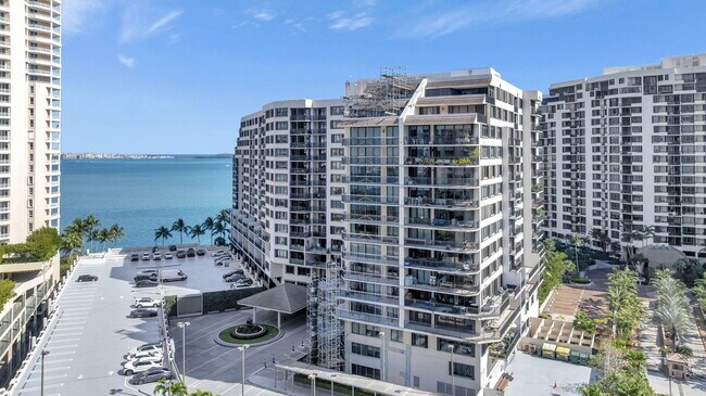 Building Photo - 540 Brickell Key Dr