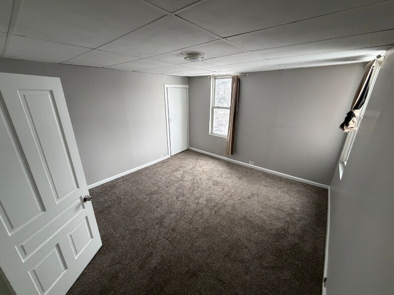 Building Photo - 1918 Elm St